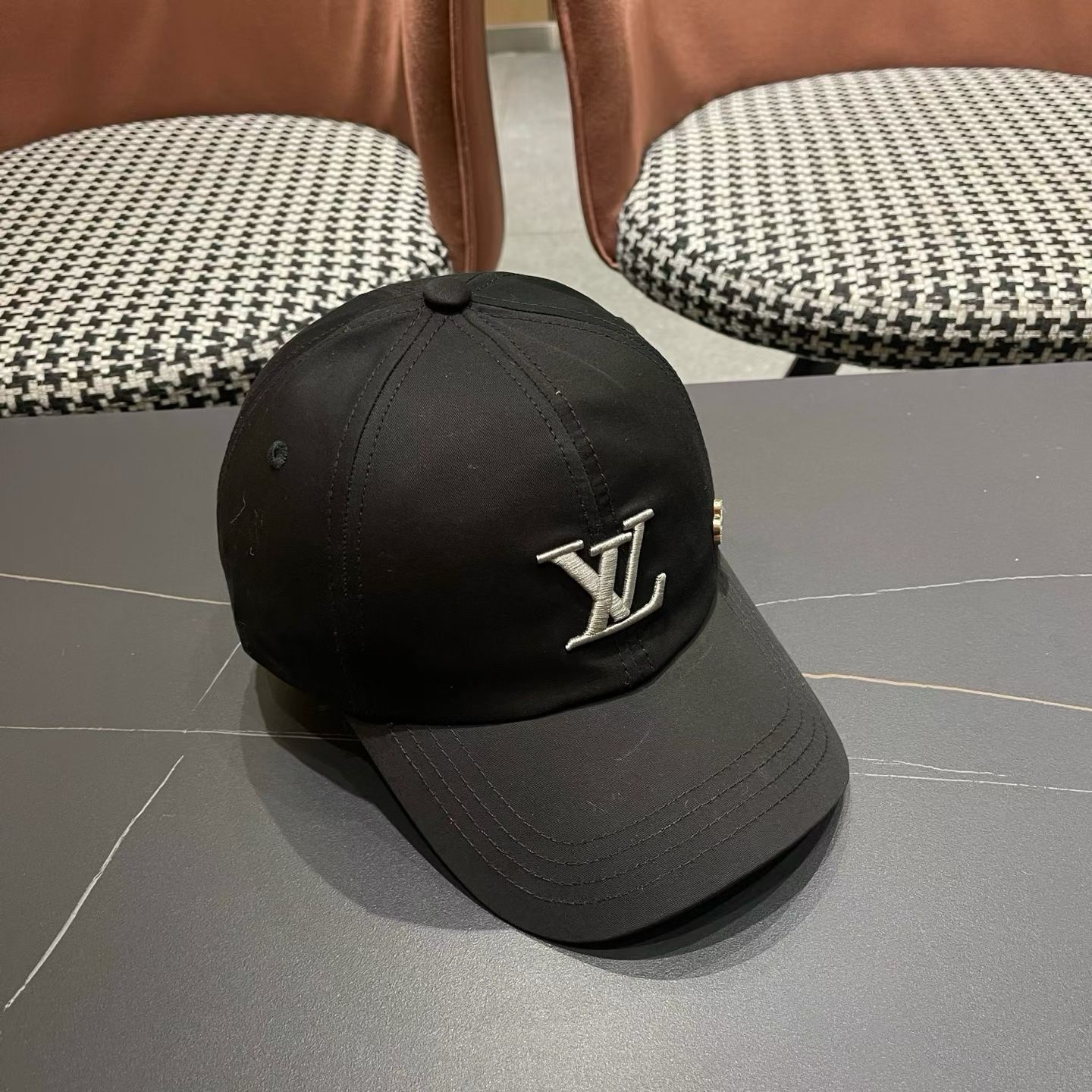 LV路易威登新款原单棒球帽，1:1开模订制，原版时尚帅气质量超赞，基础头围56，贴片可调节。