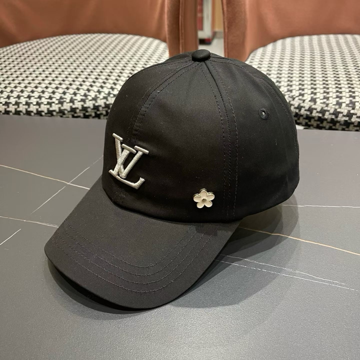 LV路易威登新款原单棒球帽，1:1开模订制，原版时尚帅气质量超赞，基础头围56，贴片可调节。