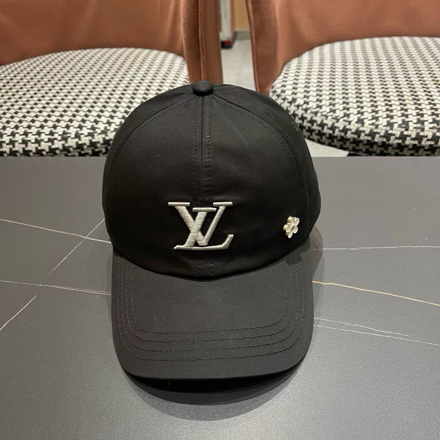 LV路易威登新款原单棒球帽，1:1开模订制，原版时尚帅气质量超赞，基础头围56，贴片可调节。