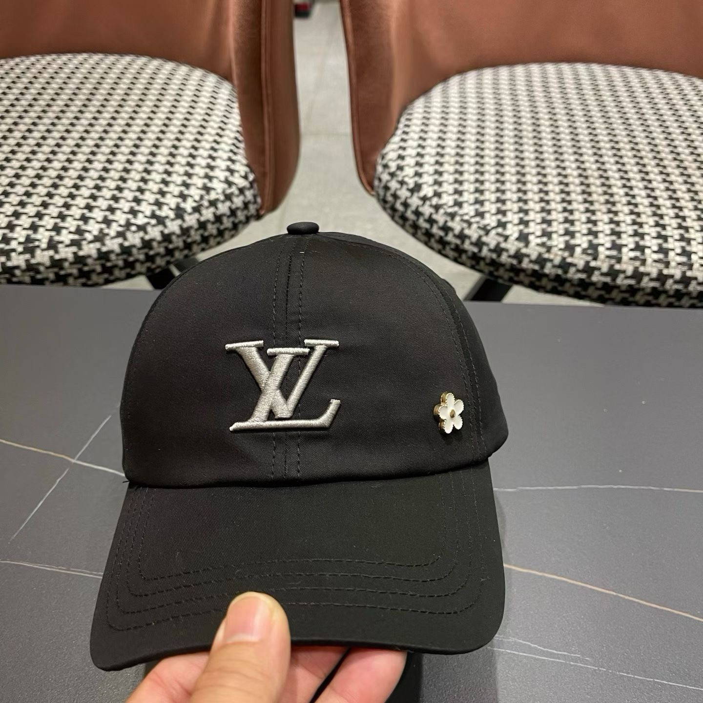 LV路易威登新款原单棒球帽，1:1开模订制，原版时尚帅气质量超赞，基础头围56，贴片可调节。