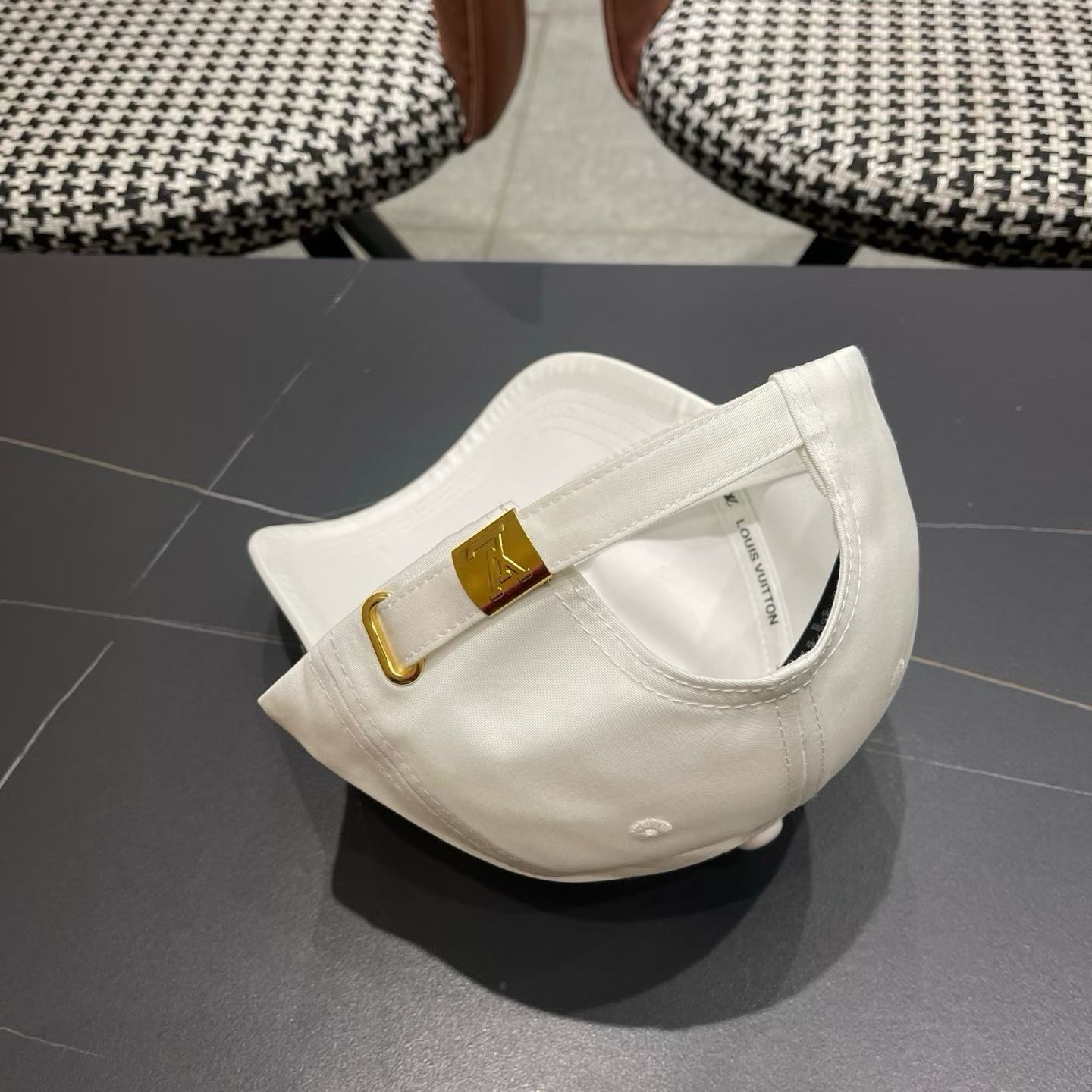 LV路易威登新款原单棒球帽，1:1开模订制，原版时尚帅气质量超赞，基础头围56，贴片可调节。