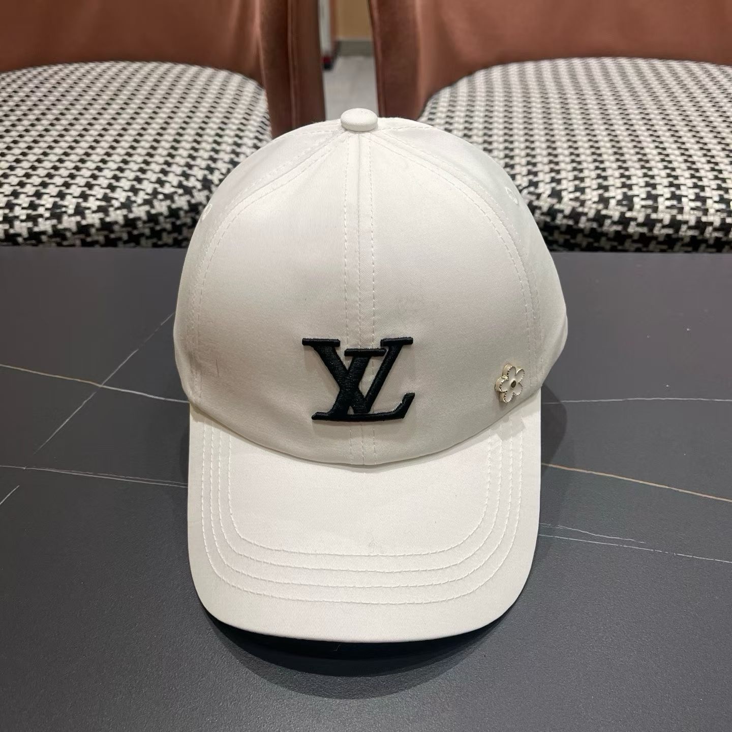 LV路易威登新款原单棒球帽，1:1开模订制，原版时尚帅气质量超赞，基础头围56，贴片可调节。