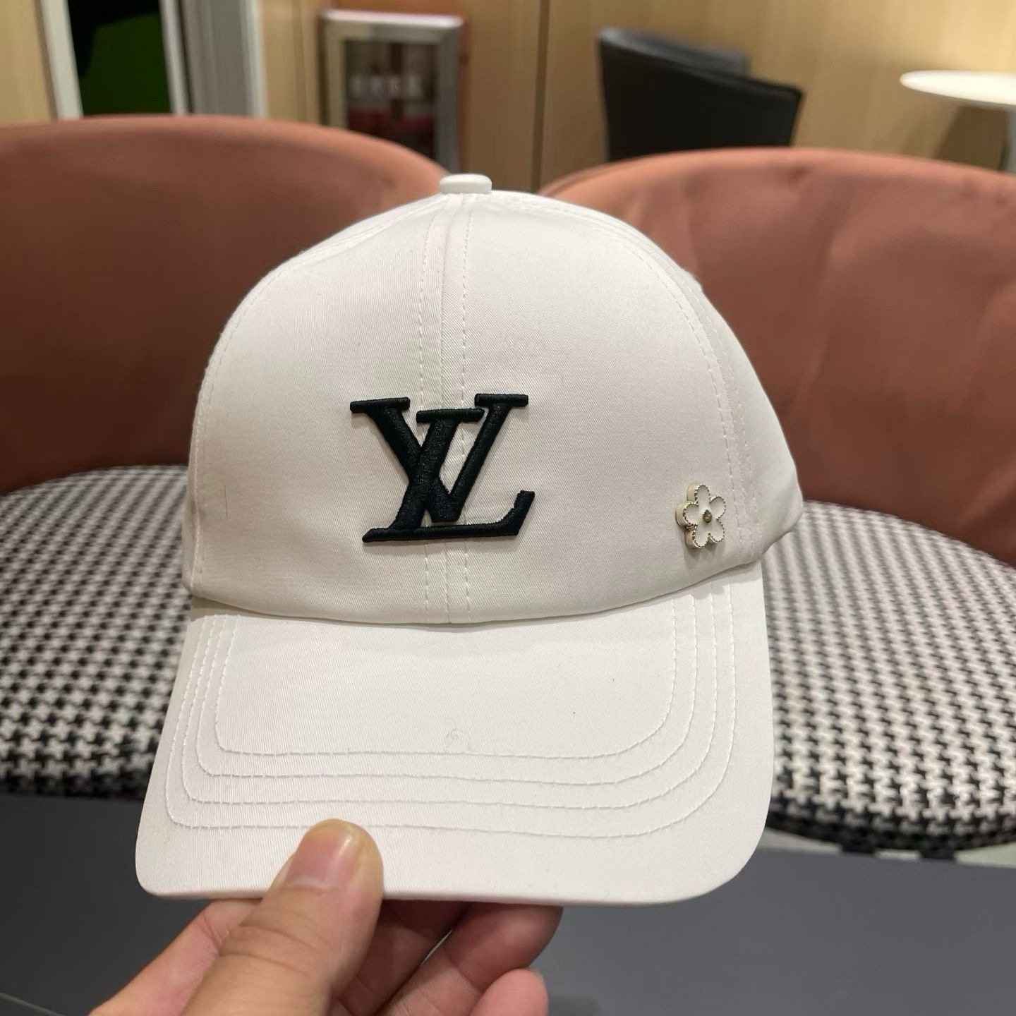 LV路易威登新款原单棒球帽，1:1开模订制，原版时尚帅气质量超赞，基础头围56，贴片可调节。