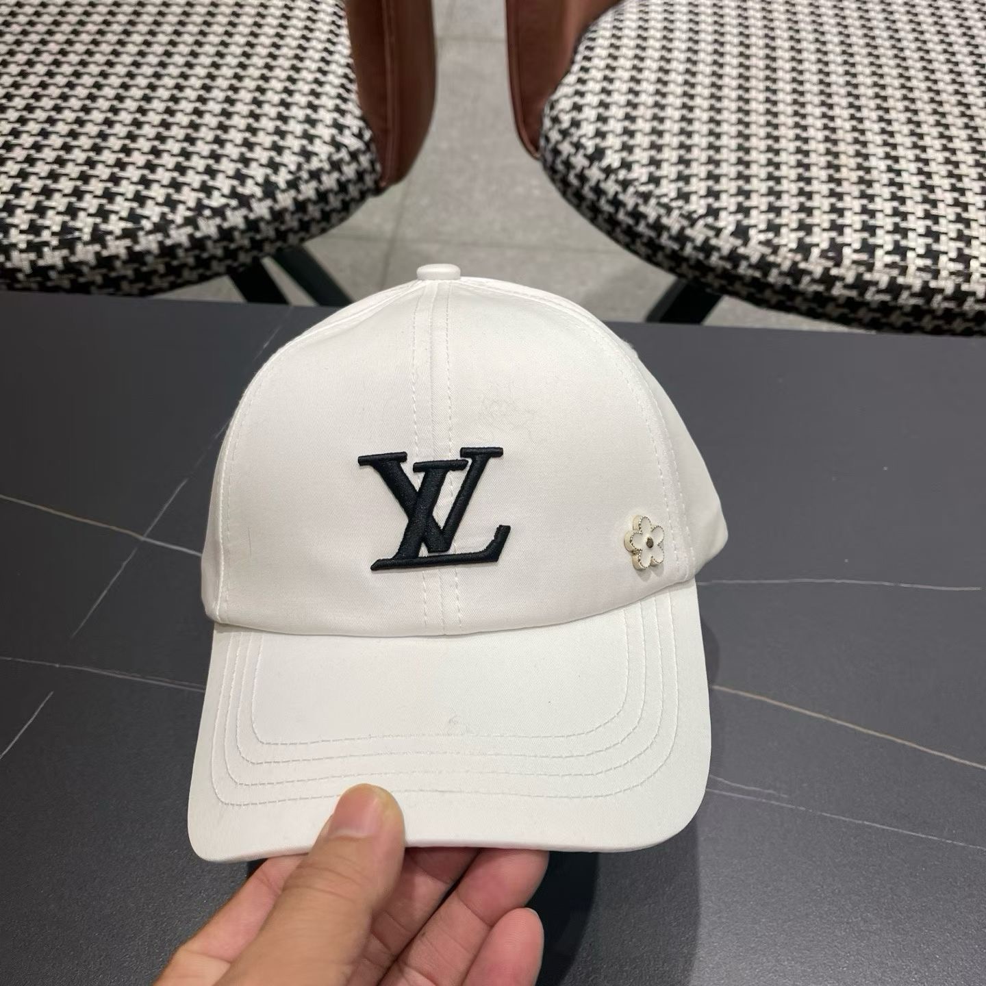 LV路易威登新款原单棒球帽，1:1开模订制，原版时尚帅气质量超赞，基础头围56，贴片可调节。