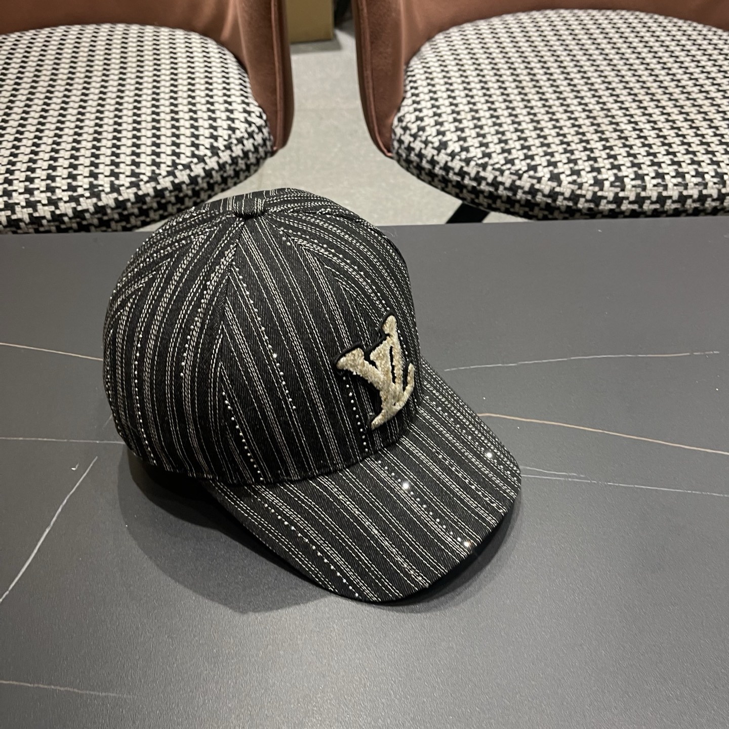 🧢LV路易威登棒球帽，非常经典的经典，流行的复古美，四季可用，出门必备，非常显脸小