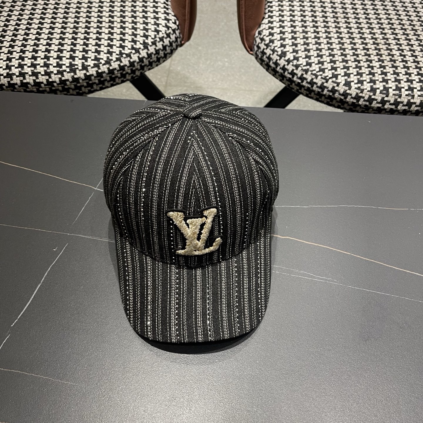 🧢LV路易威登棒球帽，非常经典的经典，流行的复古美，四季可用，出门必备，非常显脸小
