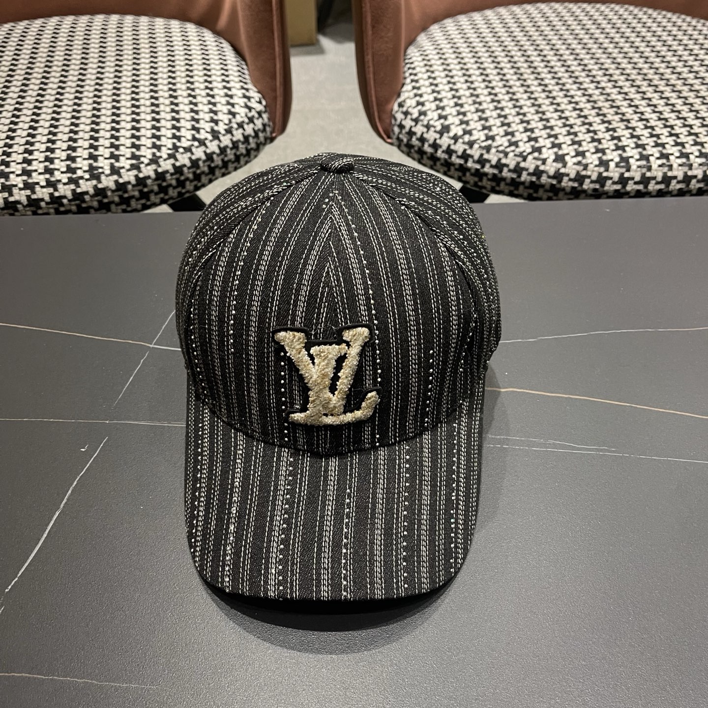 🧢LV路易威登棒球帽，非常经典的经典，流行的复古美，四季可用，出门必备，非常显脸小