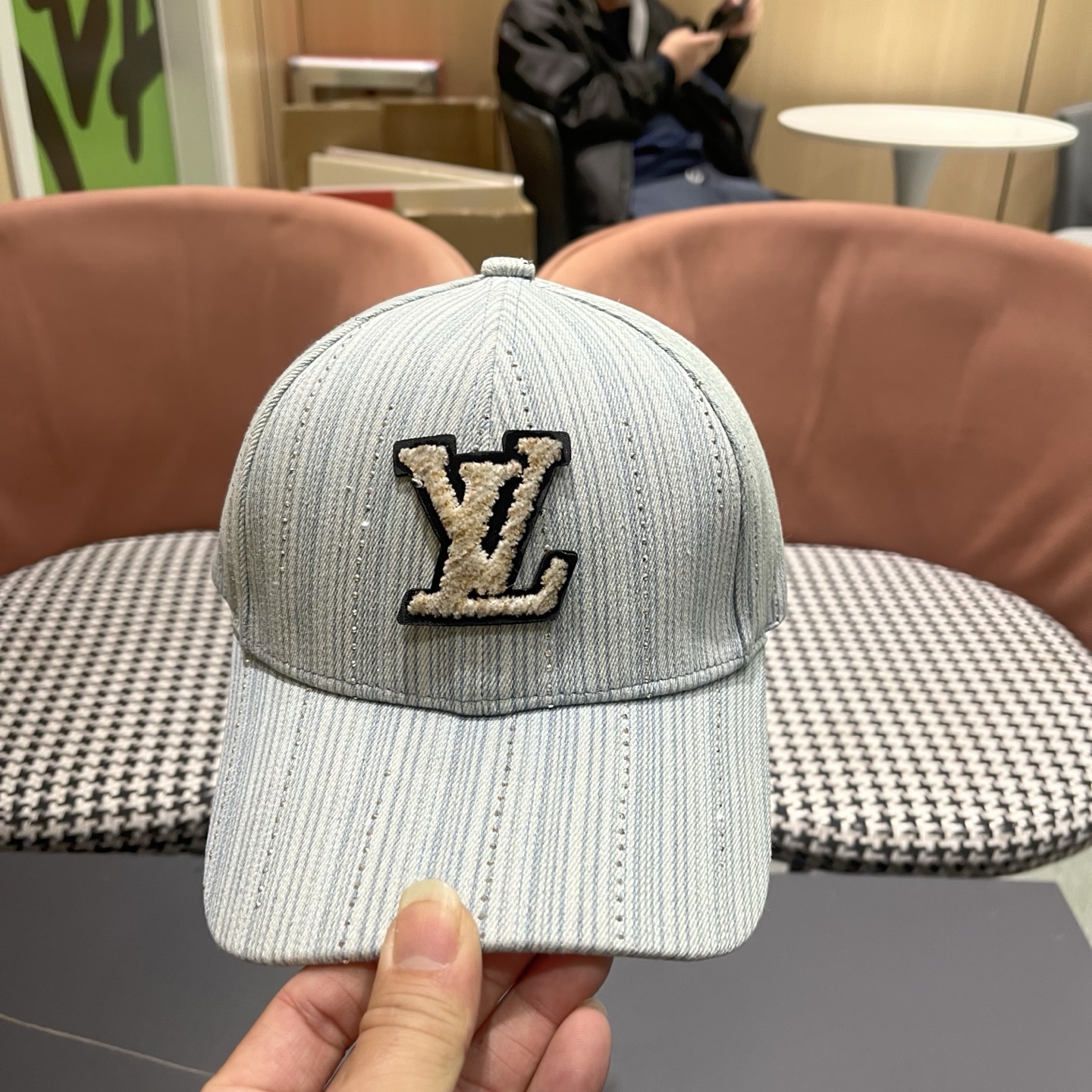 🧢LV路易威登棒球帽，非常经典的经典，流行的复古美，四季可用，出门必备，非常显脸小