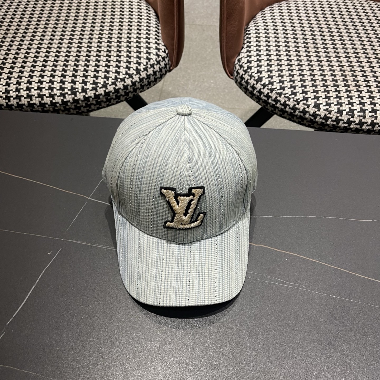 🧢LV路易威登棒球帽，非常经典的经典，流行的复古美，四季可用，出门必备，非常显脸小
