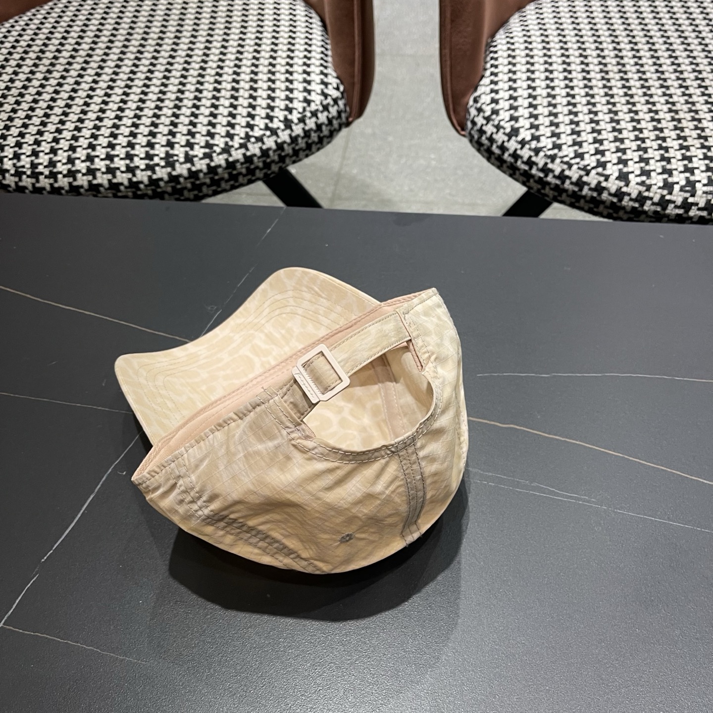 LouiVuittonLV👒新款路易威登棒球帽，简单大方 男女通用遮阳帽，