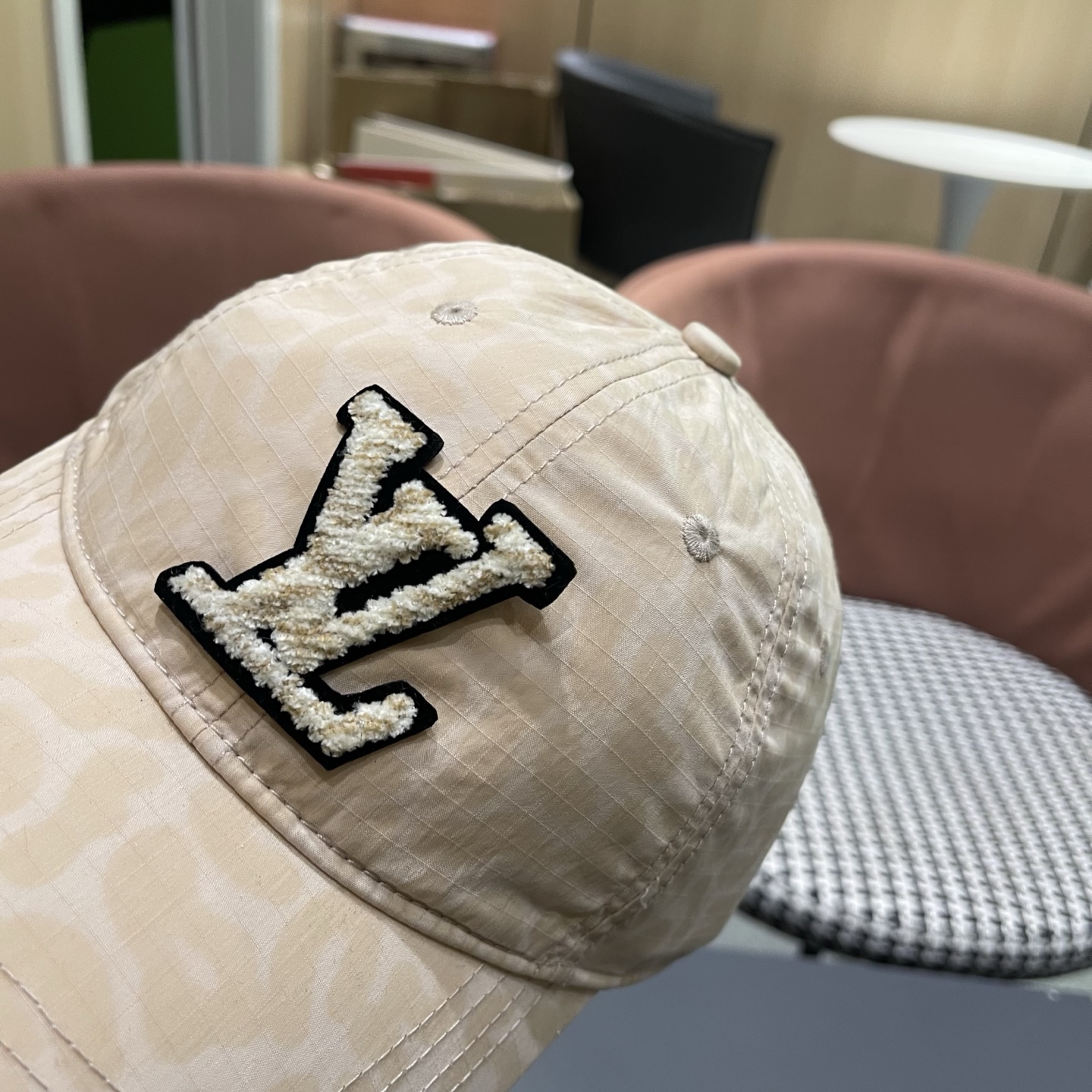 LouiVuittonLV👒新款路易威登棒球帽，简单大方 男女通用遮阳帽，