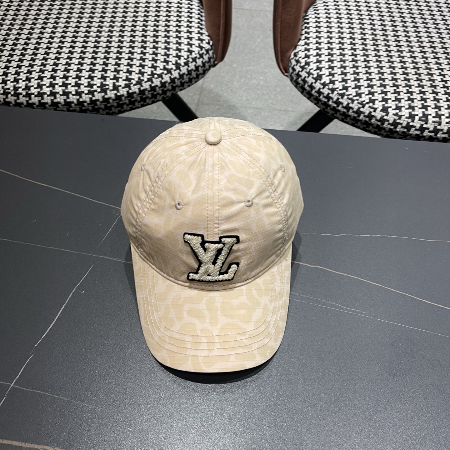 LouiVuittonLV👒新款路易威登棒球帽，简单大方 男女通用遮阳帽，