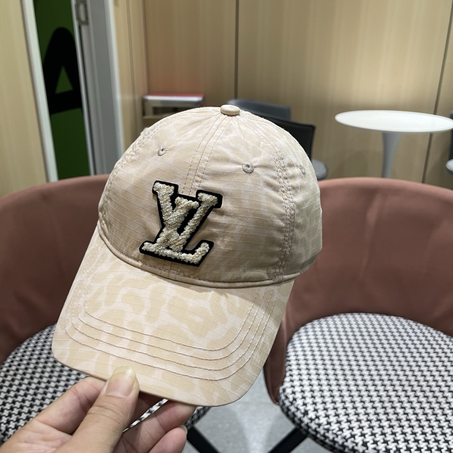 LouiVuittonLV👒新款路易威登棒球帽，简单大方 男女通用遮阳帽，
