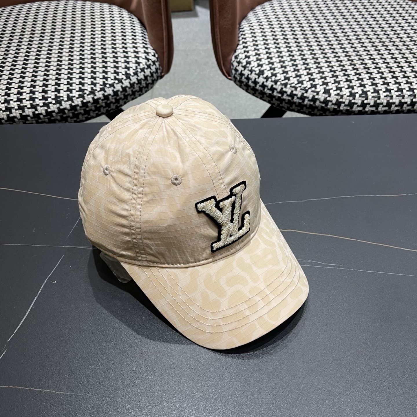 LouiVuittonLV👒新款路易威登棒球帽，简单大方 男女通用遮阳帽，