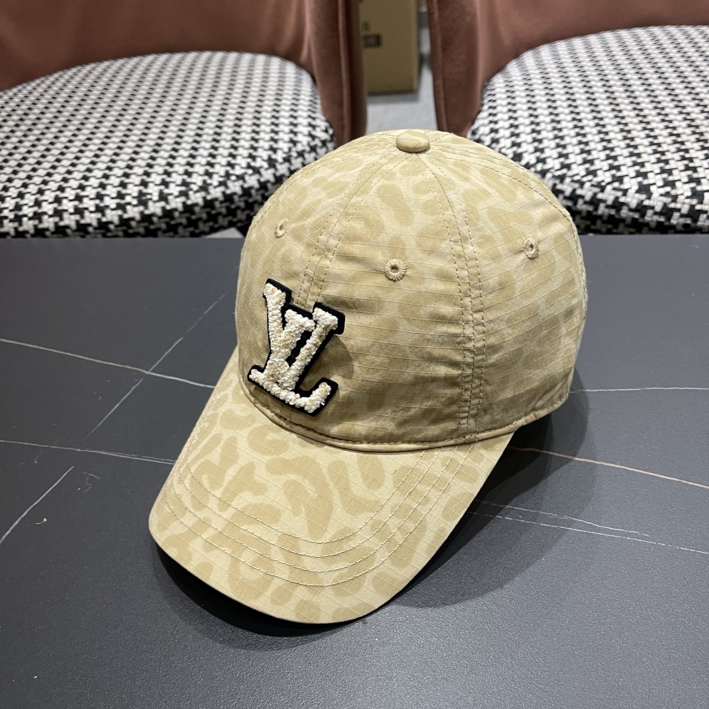 LouiVuittonLV👒新款路易威登棒球帽，简单大方 男女通用遮阳帽，