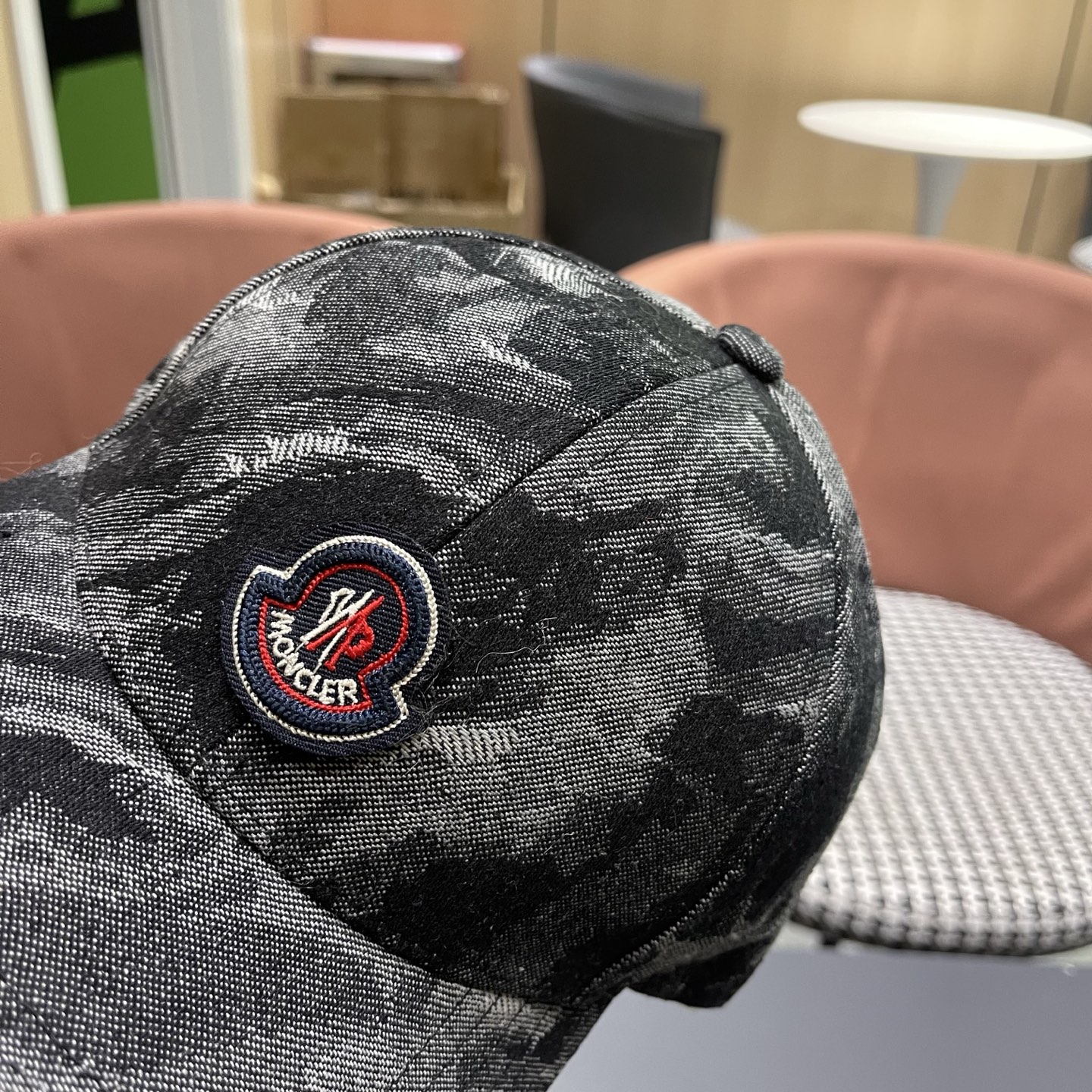 蒙口MONCLER 牛仔棒球帽，年轻时尚潮人穿搭色系，视觉效果超强，好看有质感！