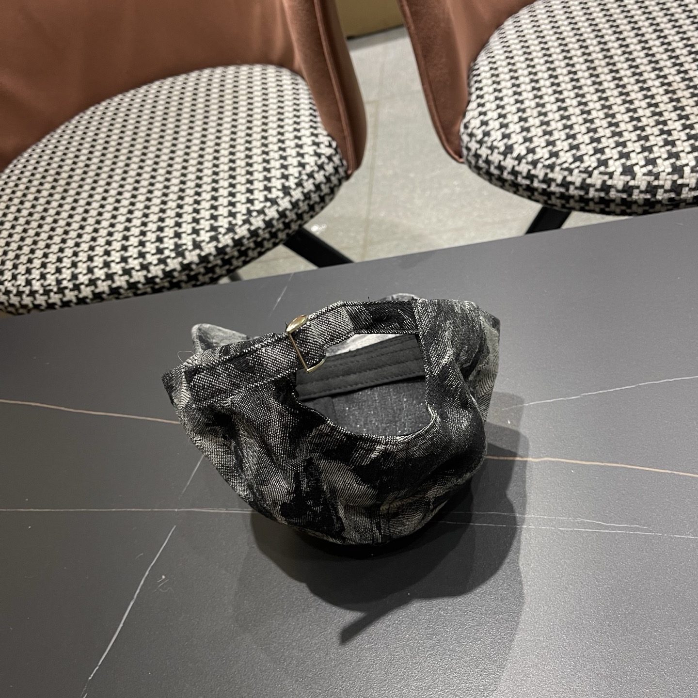 蒙口MONCLER 牛仔棒球帽，年轻时尚潮人穿搭色系，视觉效果超强，好看有质感！