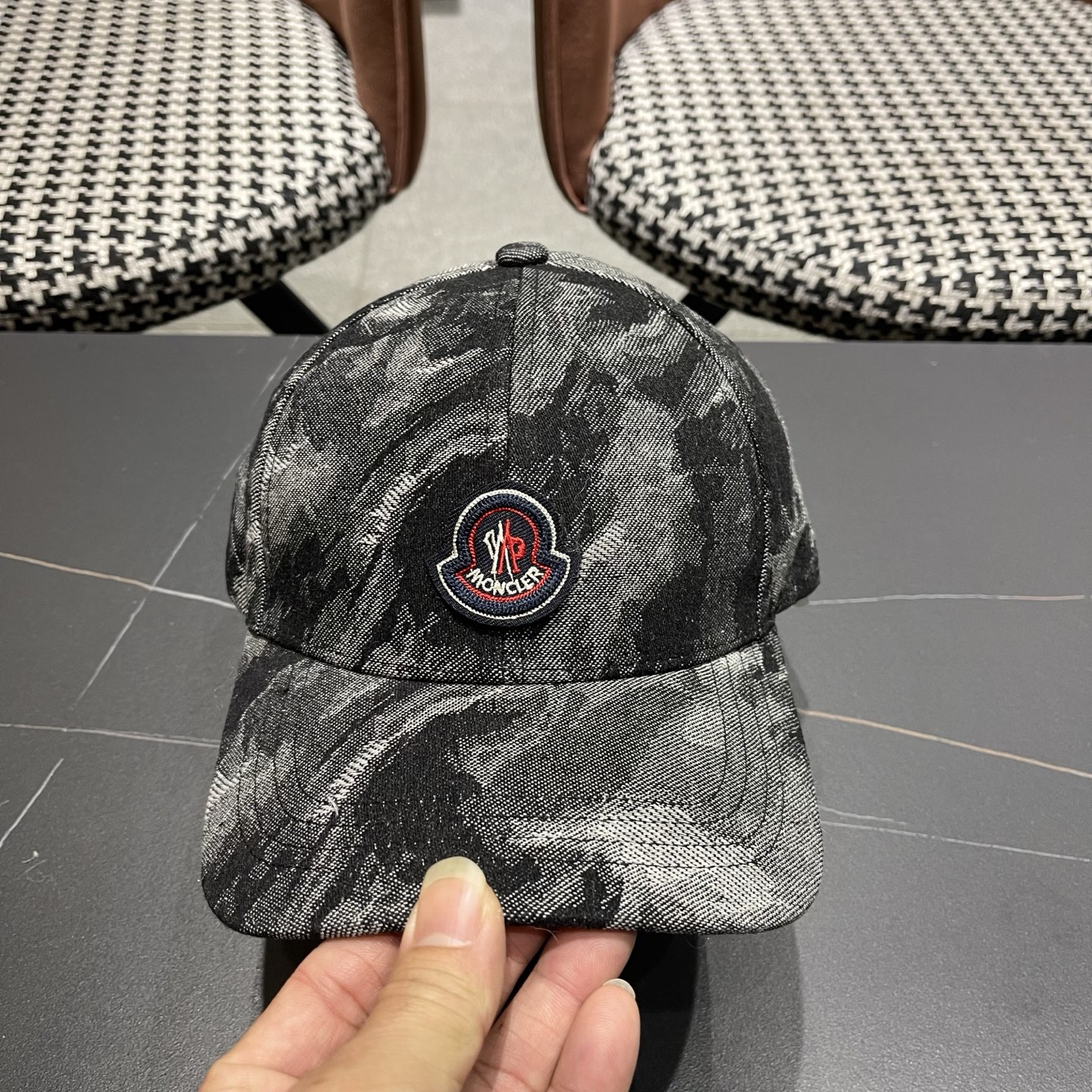 蒙口MONCLER 牛仔棒球帽，年轻时尚潮人穿搭色系，视觉效果超强，好看有质感！