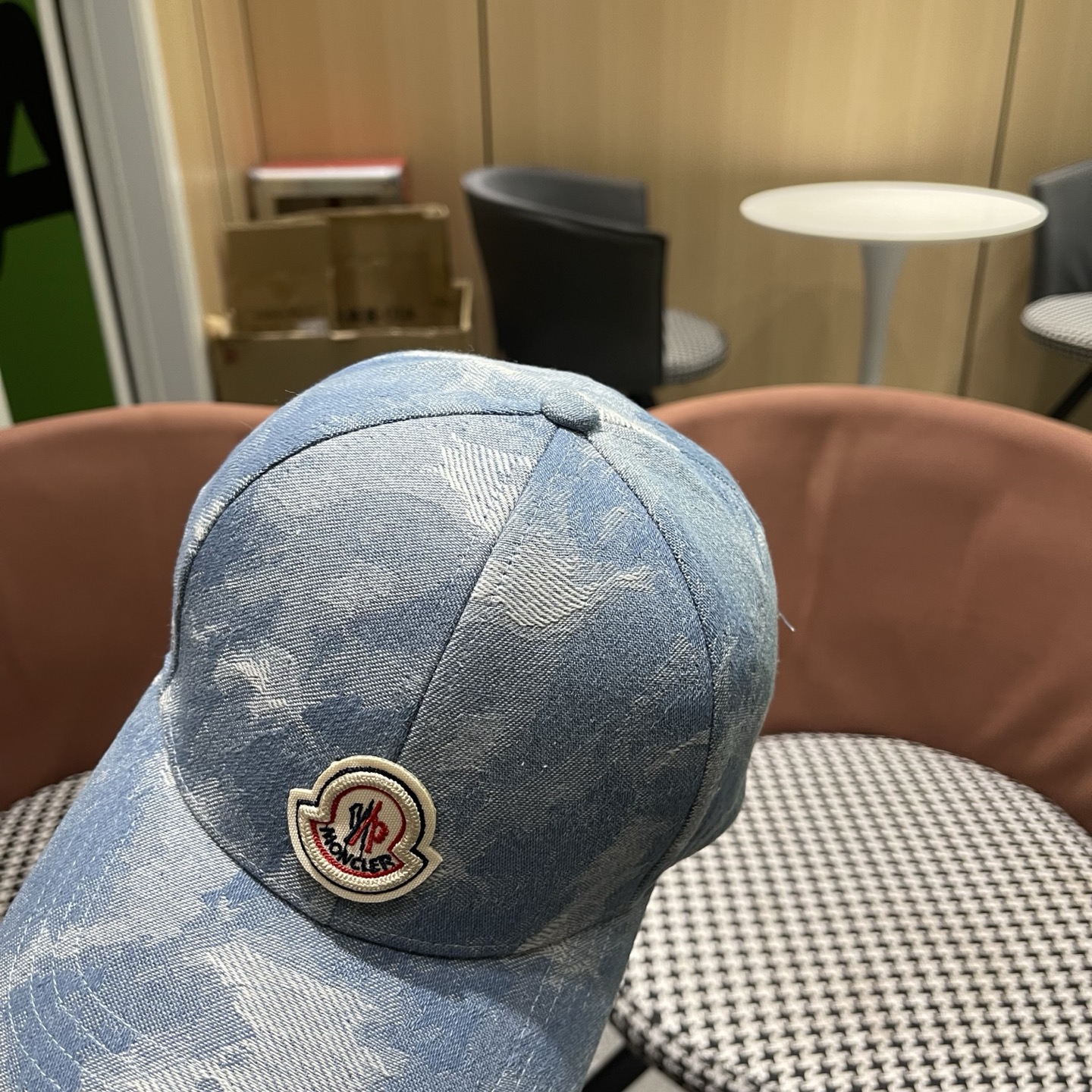 蒙口MONCLER 牛仔棒球帽，年轻时尚潮人穿搭色系，视觉效果超强，好看有质感！