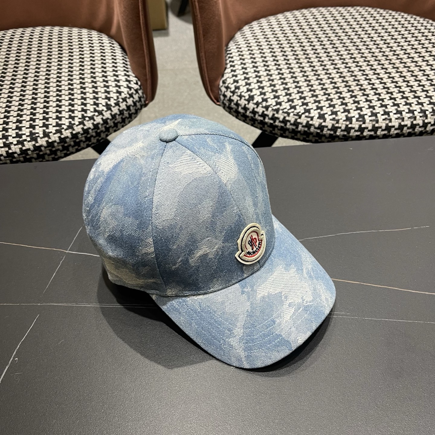 蒙口MONCLER 牛仔棒球帽，年轻时尚潮人穿搭色系，视觉效果超强，好看有质感！