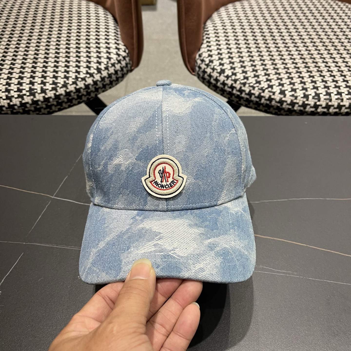 蒙口MONCLER 牛仔棒球帽，年轻时尚潮人穿搭色系，视觉效果超强，好看有质感！