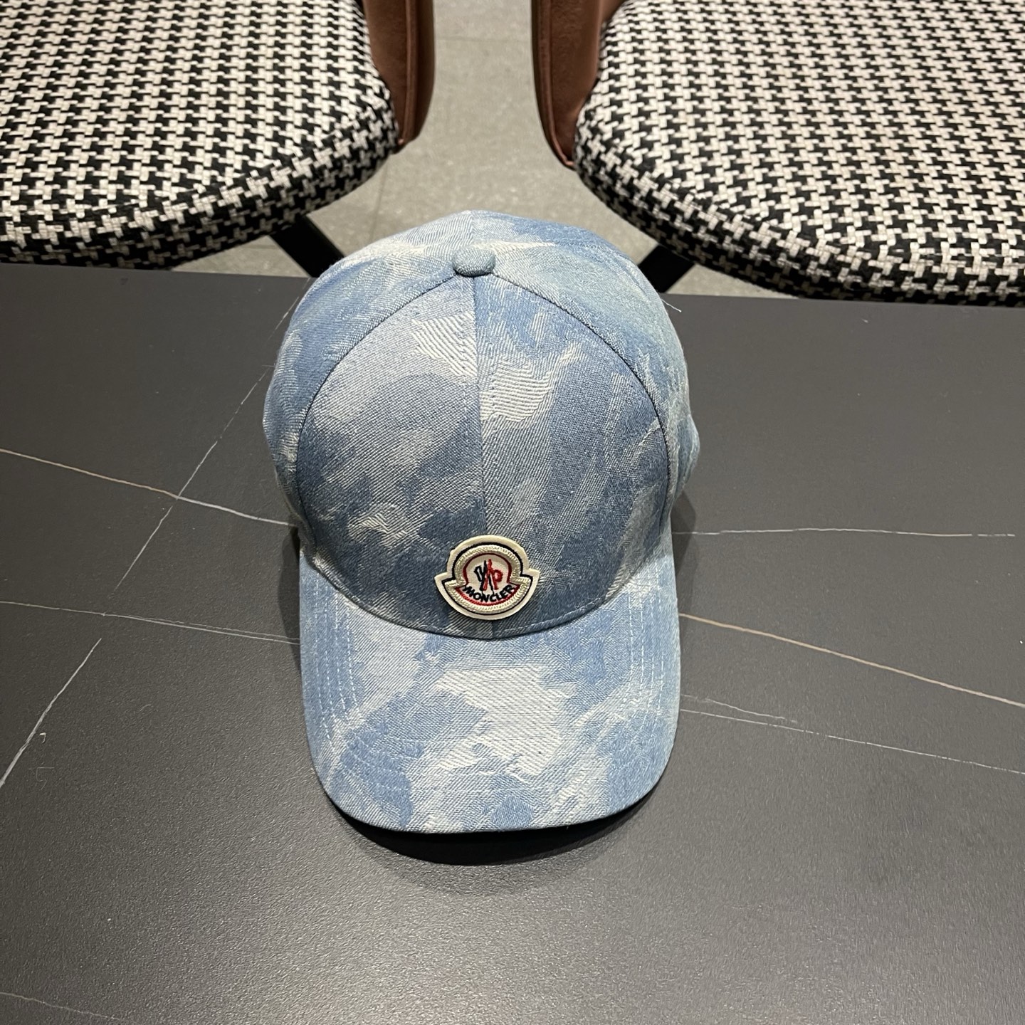 蒙口MONCLER 牛仔棒球帽，年轻时尚潮人穿搭色系，视觉效果超强，好看有质感！