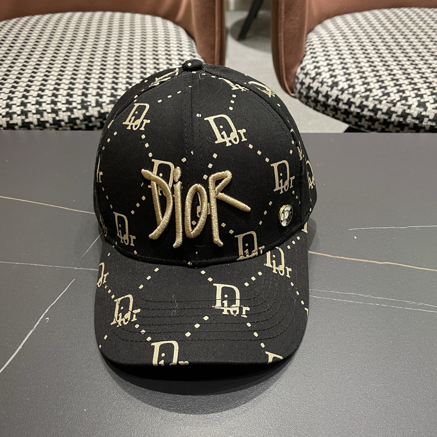 迪奥Dior👒 logo棒球帽🧢，防晒指数超高，特别显脸小，有型不软塌，携带方便🤗