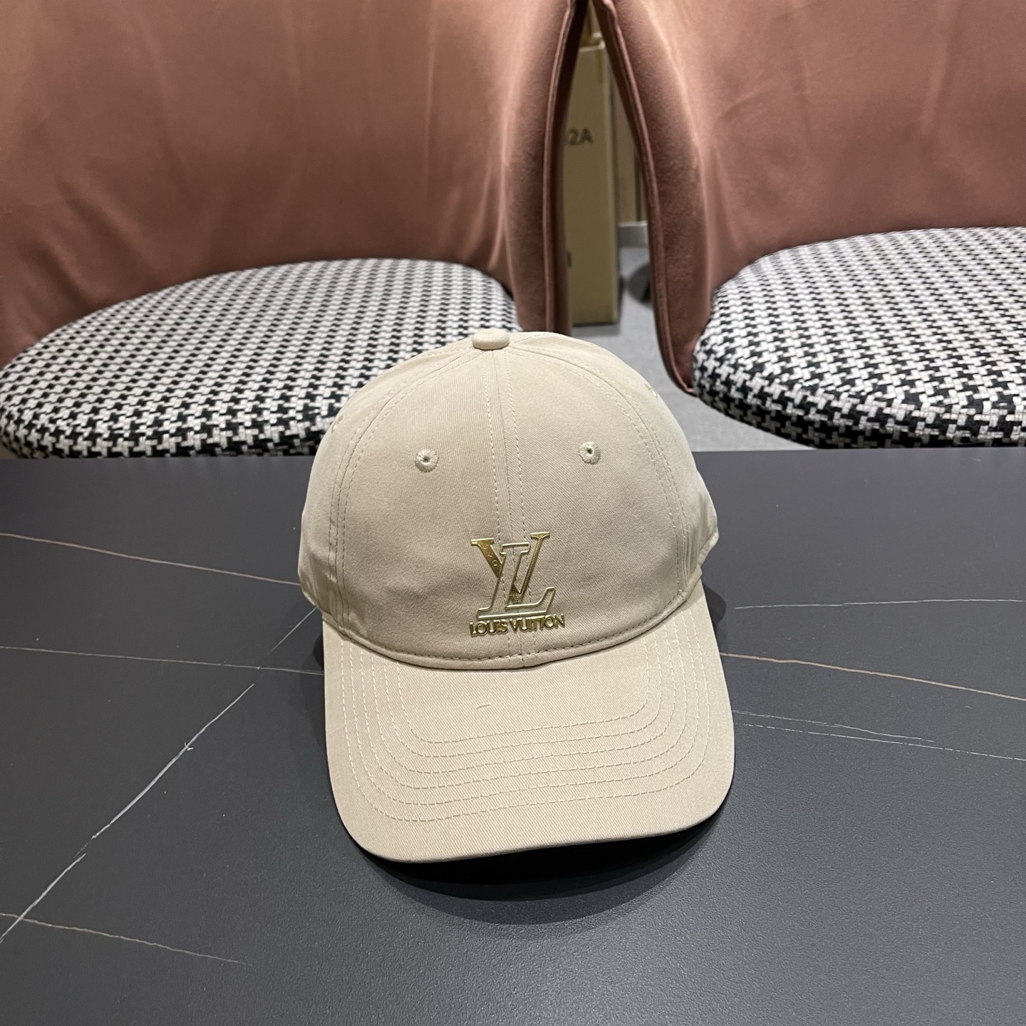 。🧢路易威登lv棒球帽 LouisVuitton😍新款重工打造♥️高端大气，百搭款🤗男女通用！