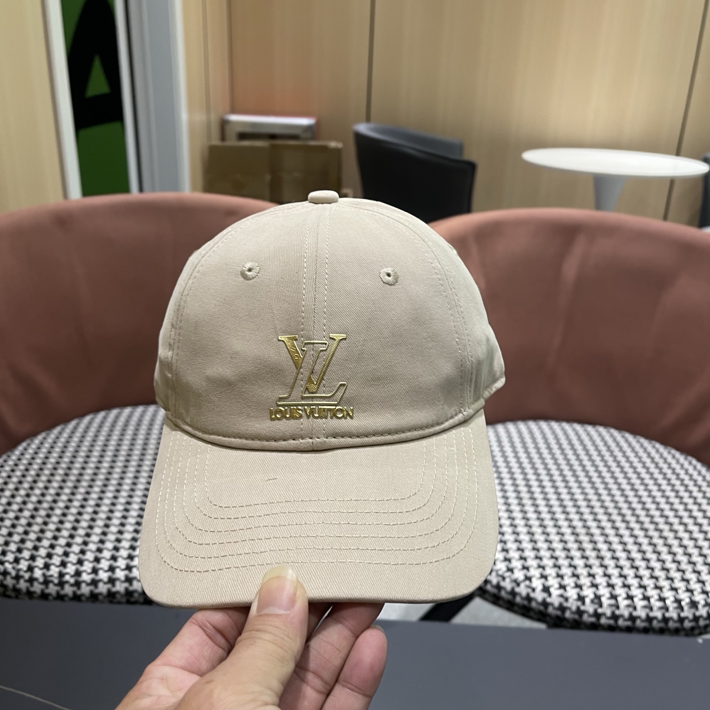 。🧢路易威登lv棒球帽 LouisVuitton😍新款重工打造♥️高端大气，百搭款🤗男女通用！