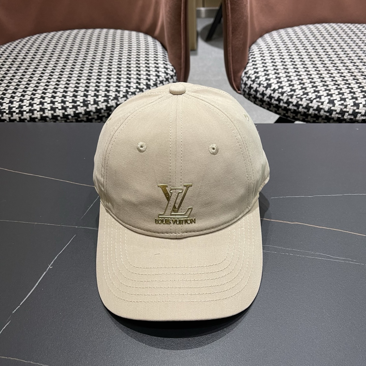 。🧢路易威登lv棒球帽 LouisVuitton😍新款重工打造♥️高端大气，百搭款🤗男女通用！