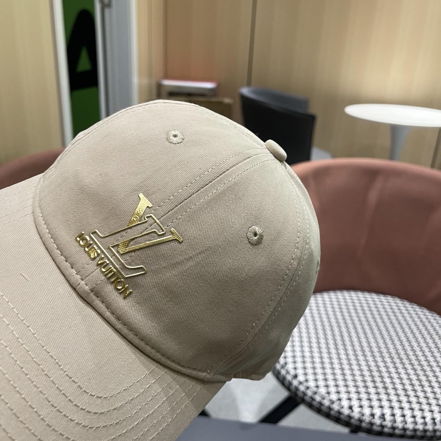 。🧢路易威登lv棒球帽 LouisVuitton😍新款重工打造♥️高端大气，百搭款🤗男女通用！