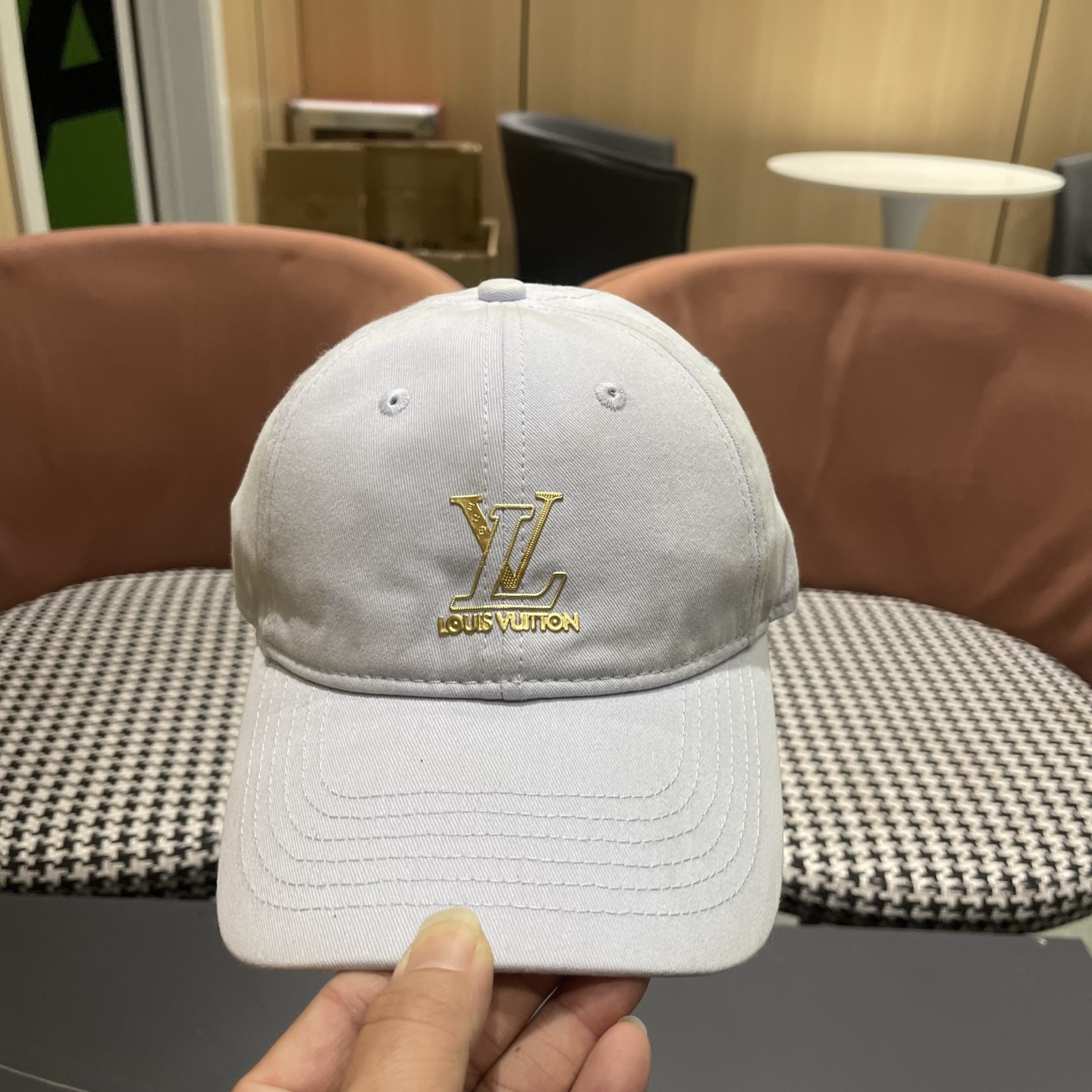 。🧢路易威登lv棒球帽 LouisVuitton😍新款重工打造♥️高端大气，百搭款🤗男女通用！