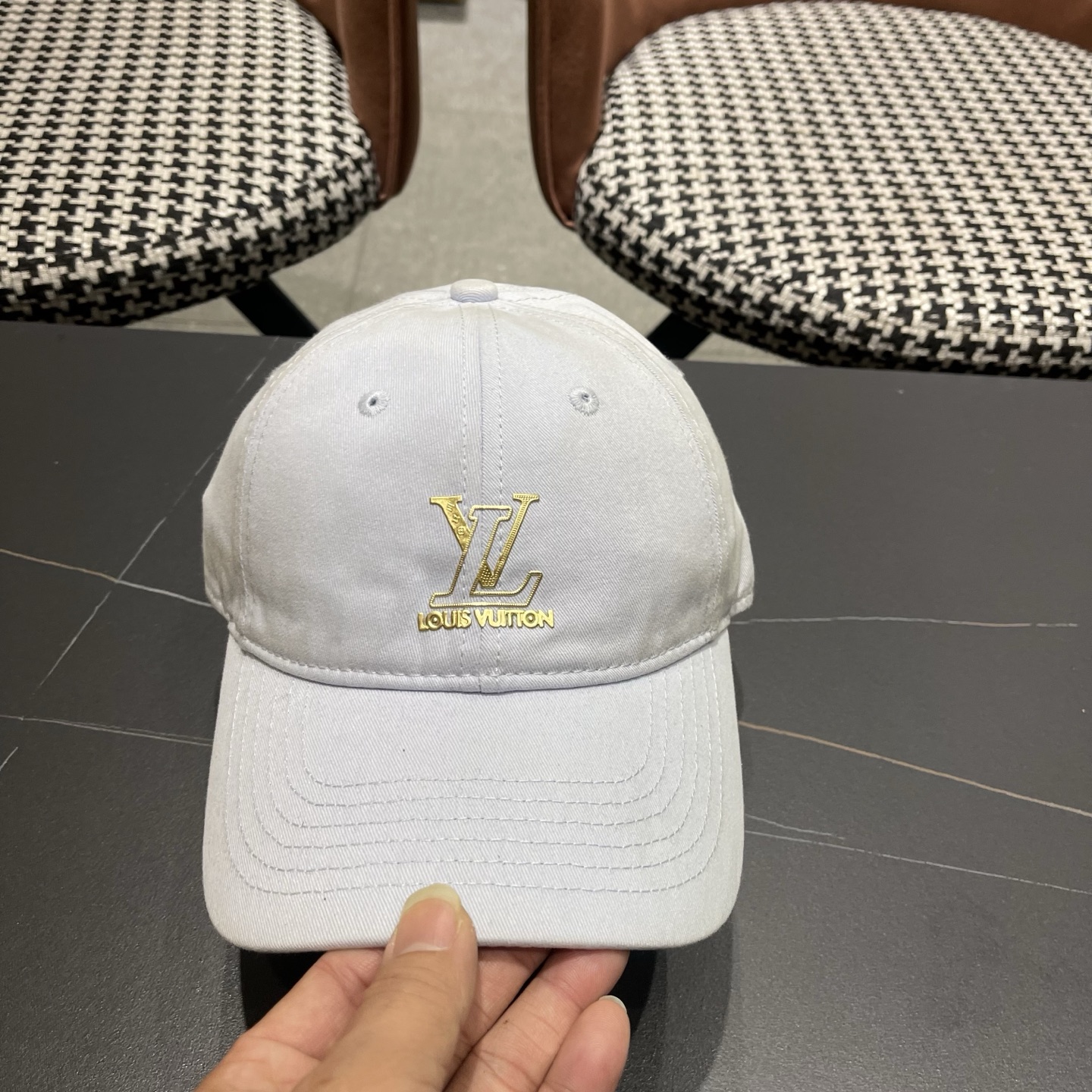 。🧢路易威登lv棒球帽 LouisVuitton😍新款重工打造♥️高端大气，百搭款🤗男女通用！