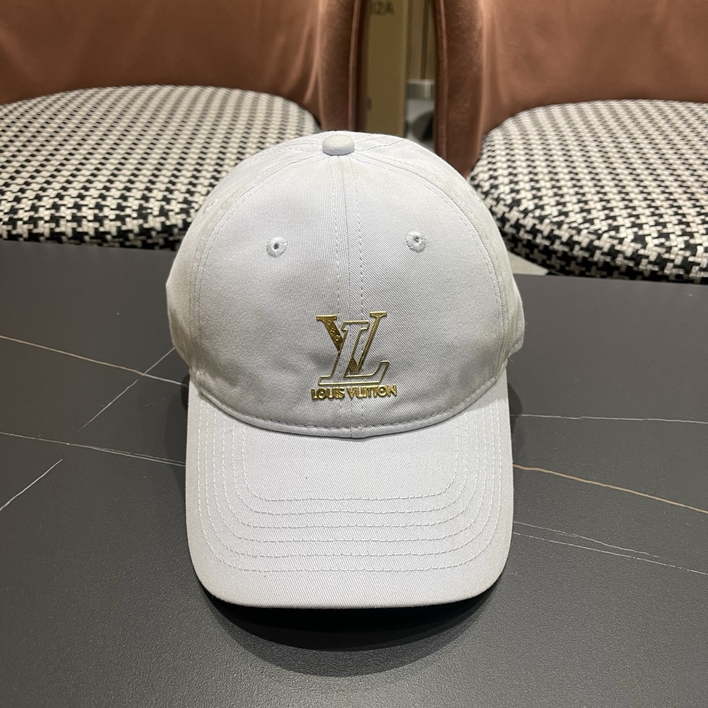 。🧢路易威登lv棒球帽 LouisVuitton😍新款重工打造♥️高端大气，百搭款🤗男女通用！