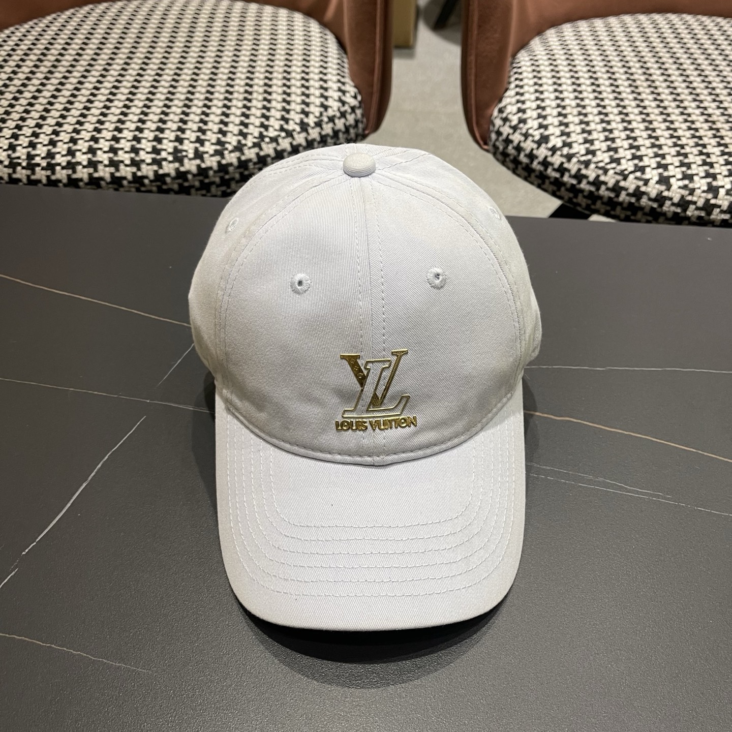 。🧢路易威登lv棒球帽 LouisVuitton😍新款重工打造♥️高端大气，百搭款🤗男女通用！