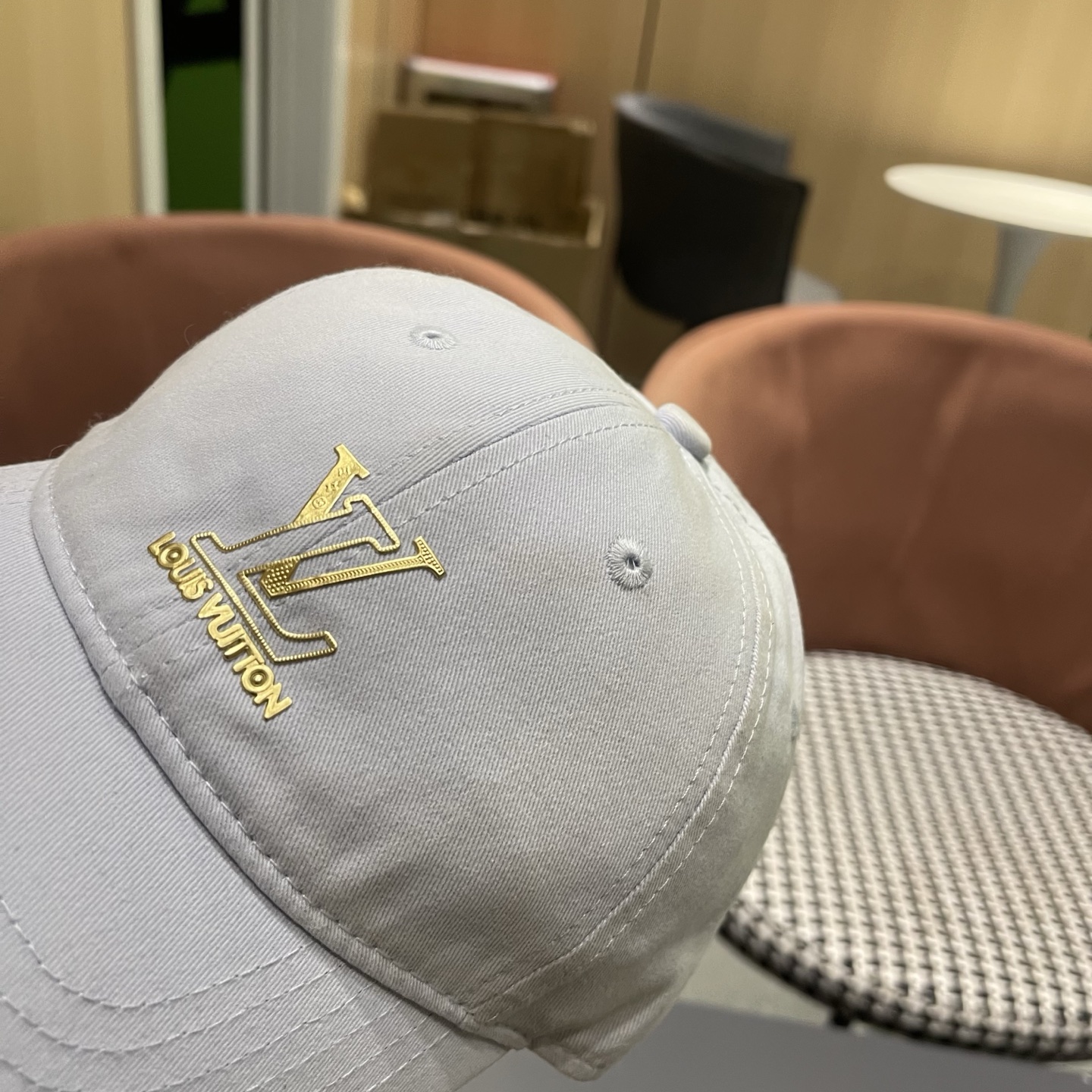 。🧢路易威登lv棒球帽 LouisVuitton😍新款重工打造♥️高端大气，百搭款🤗男女通用！