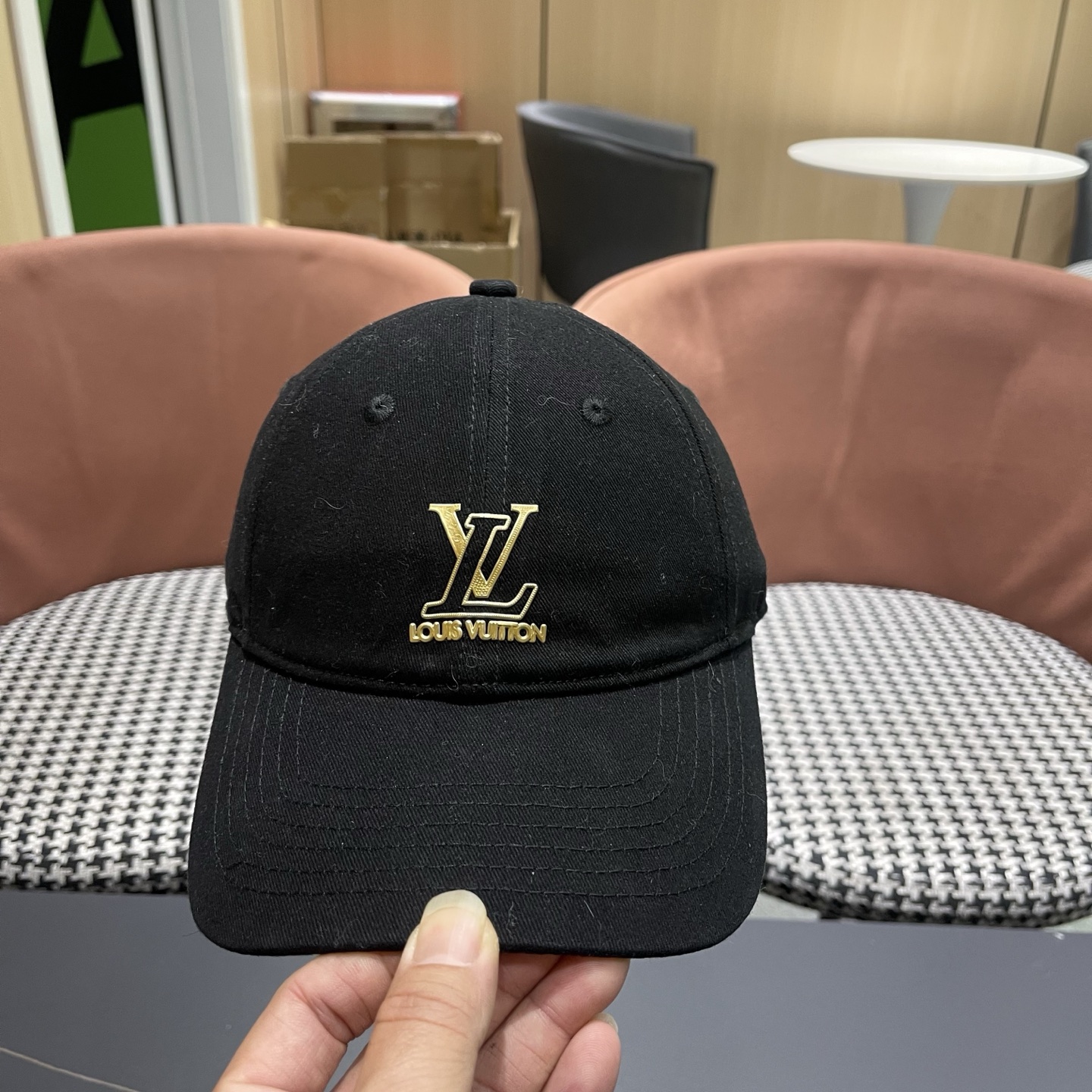 。🧢路易威登lv棒球帽 LouisVuitton😍新款重工打造♥️高端大气，百搭款🤗男女通用！