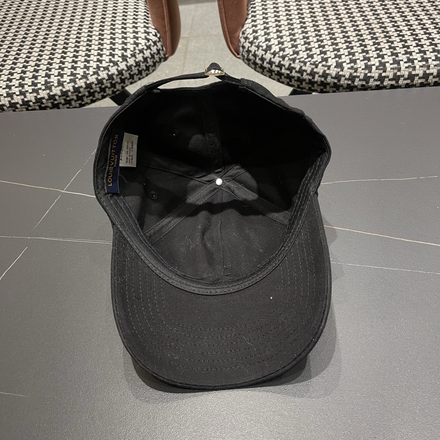 。🧢路易威登lv棒球帽 LouisVuitton😍新款重工打造♥️高端大气，百搭款🤗男女通用！