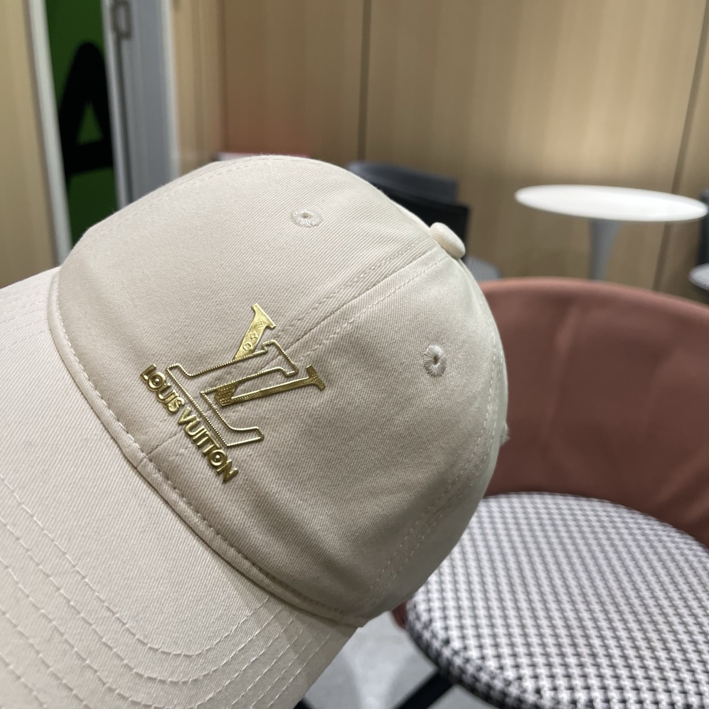 。🧢路易威登lv棒球帽 LouisVuitton😍新款重工打造♥️高端大气，百搭款🤗男女通用！