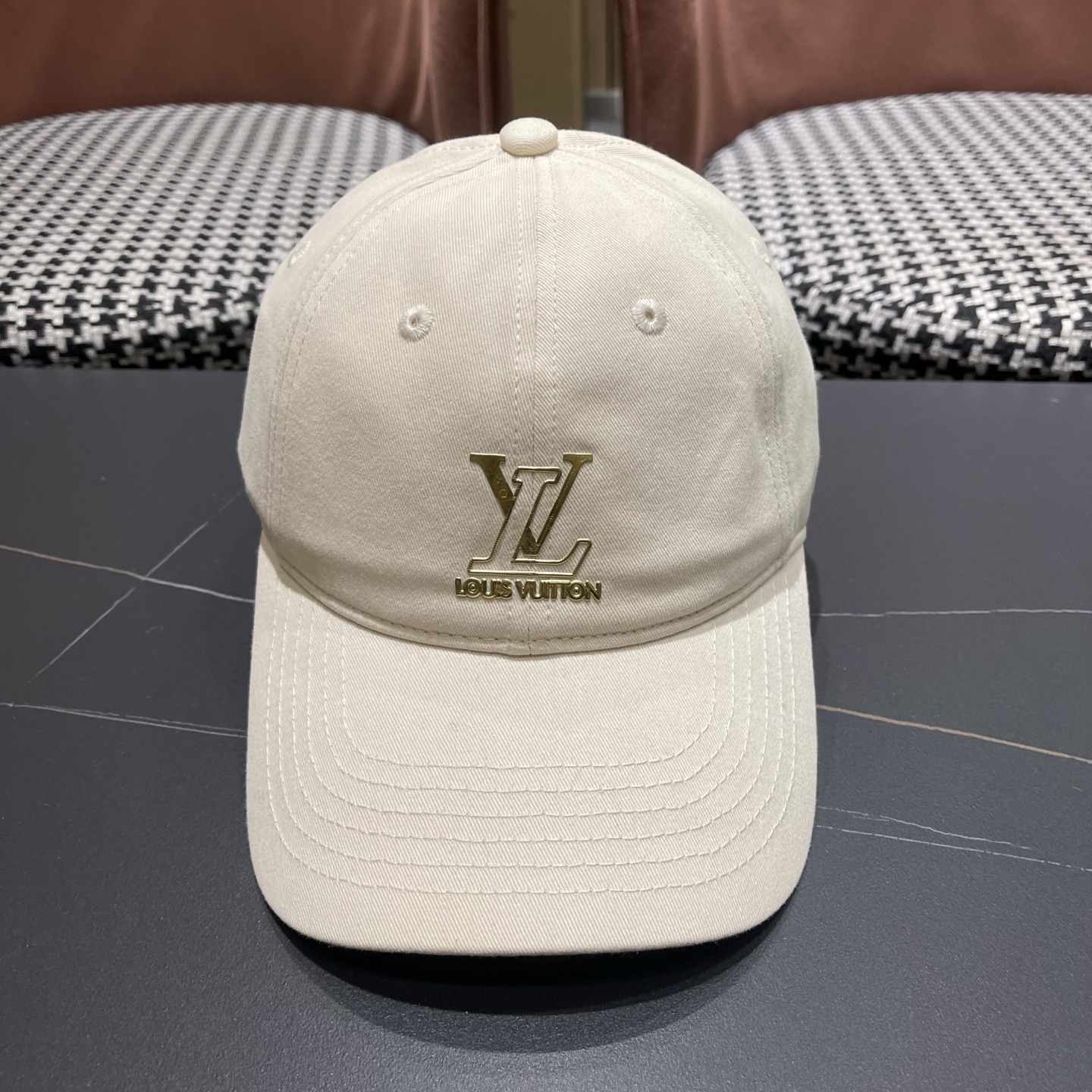 。🧢路易威登lv棒球帽 LouisVuitton😍新款重工打造♥️高端大气，百搭款🤗男女通用！