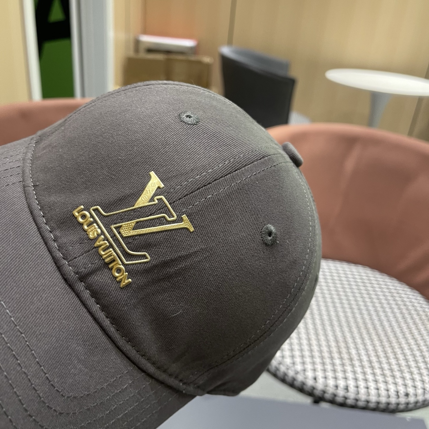 。🧢路易威登lv棒球帽 LouisVuitton😍新款重工打造♥️高端大气，百搭款🤗男女通用！