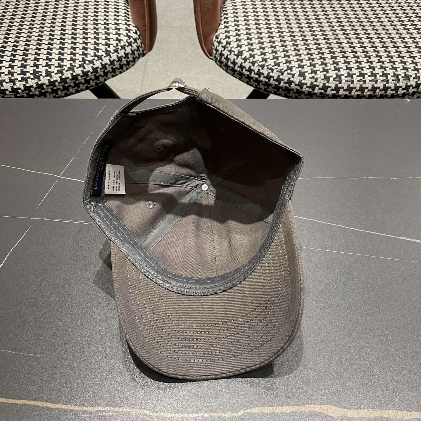 。🧢路易威登lv棒球帽 LouisVuitton😍新款重工打造♥️高端大气，百搭款🤗男女通用！