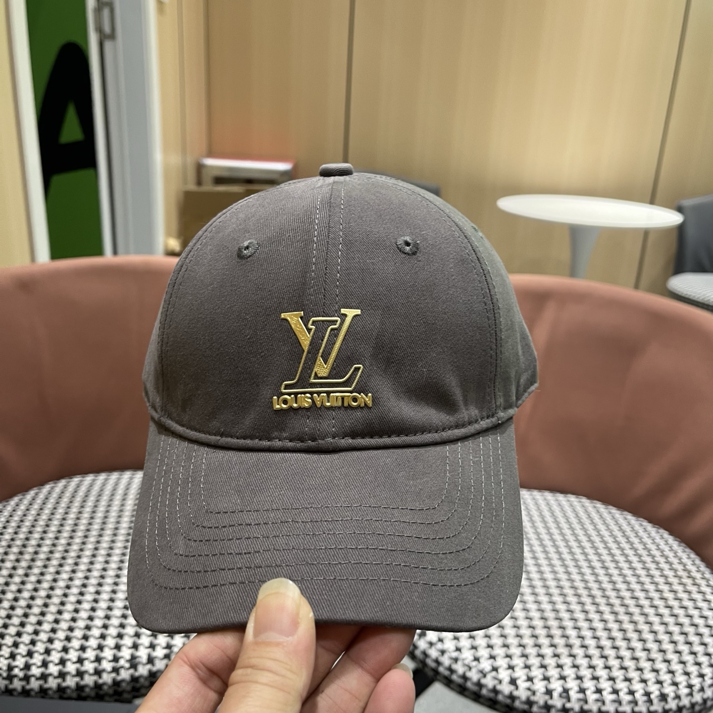 。🧢路易威登lv棒球帽 LouisVuitton😍新款重工打造♥️高端大气，百搭款🤗男女通用！
