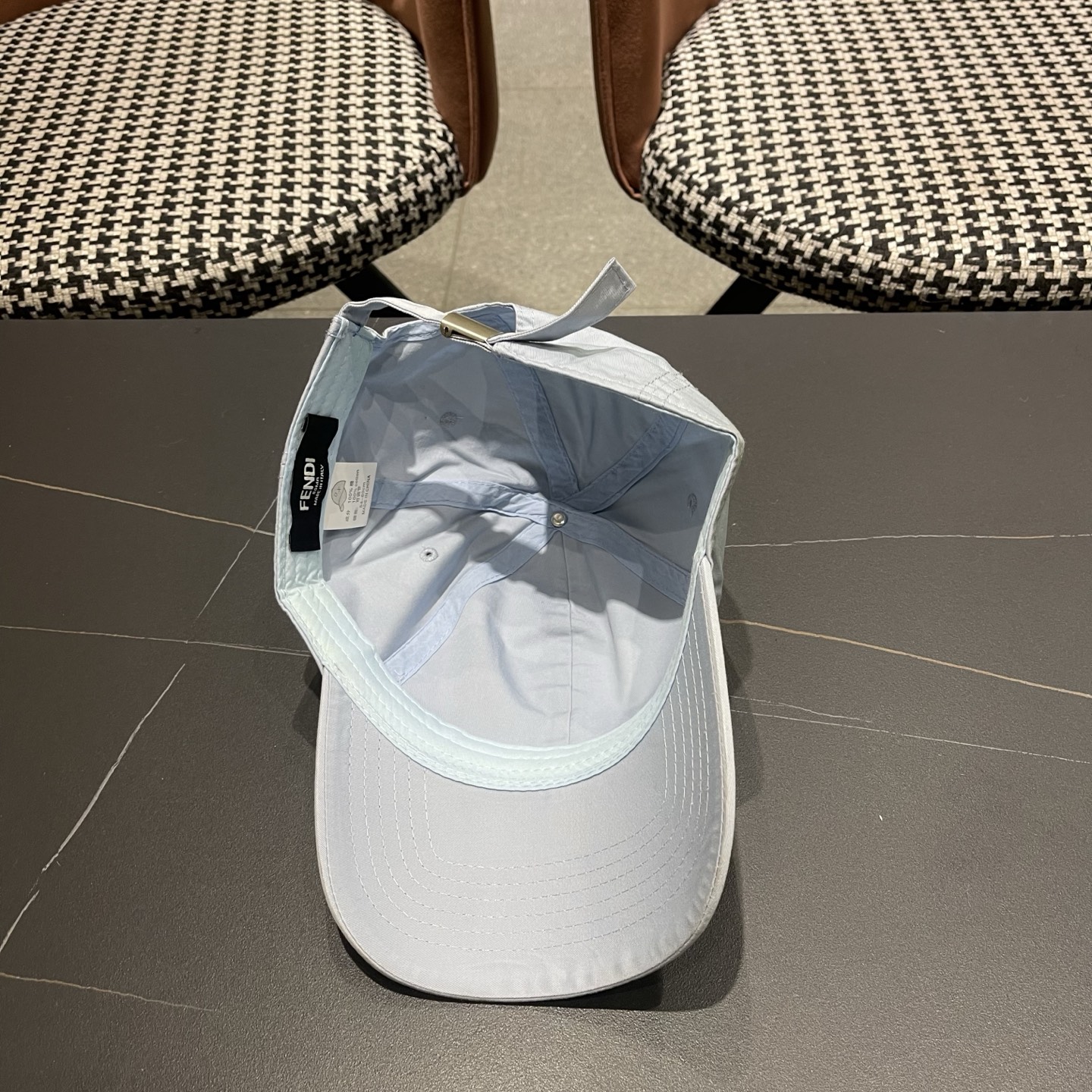 FENDI芬迪 新款棒球帽🧢 气质穿搭单品，质量杠杠[强]