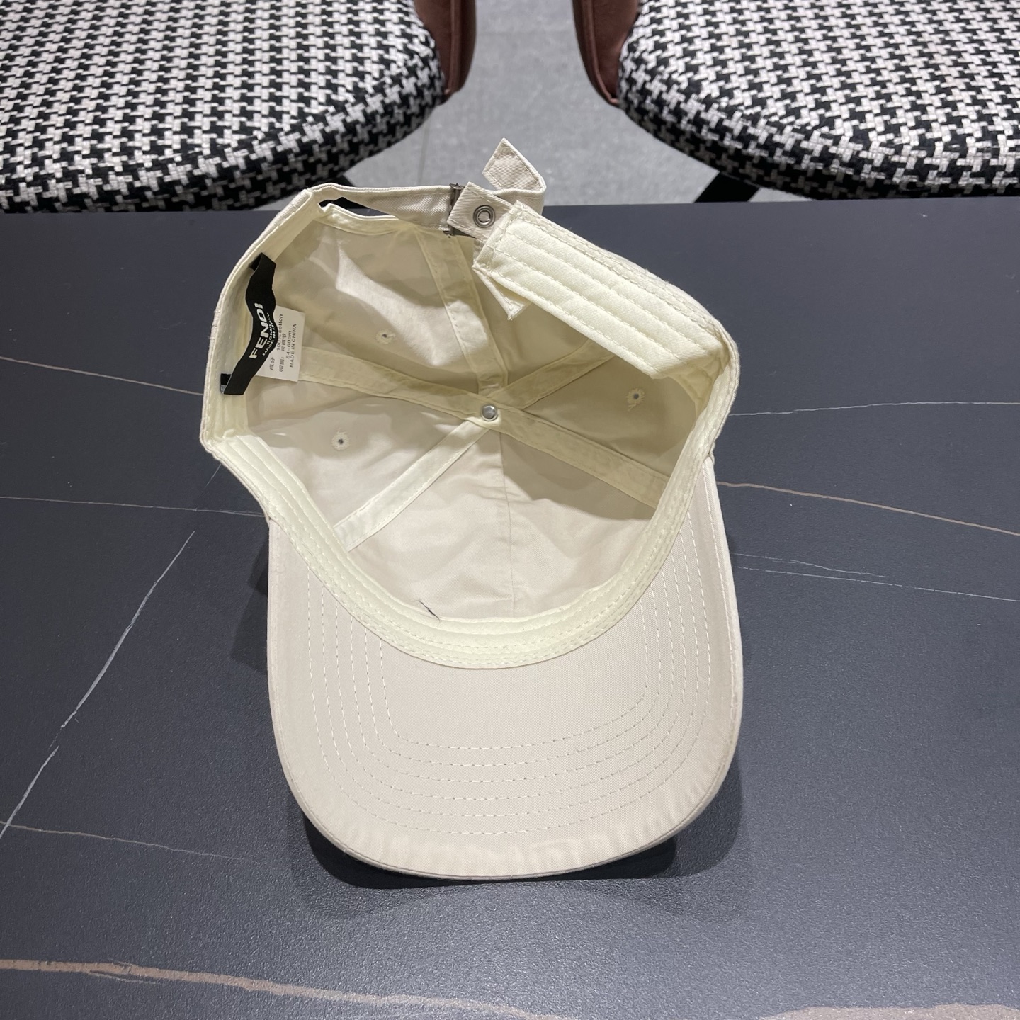 FENDI芬迪 新款棒球帽🧢 气质穿搭单品，质量杠杠[强]