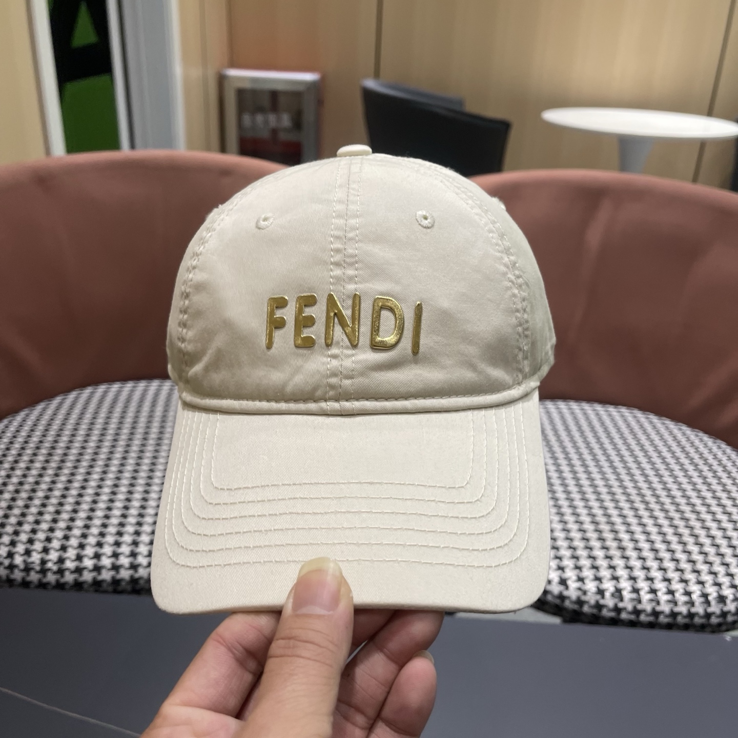 FENDI芬迪 新款棒球帽🧢 气质穿搭单品，质量杠杠[强]