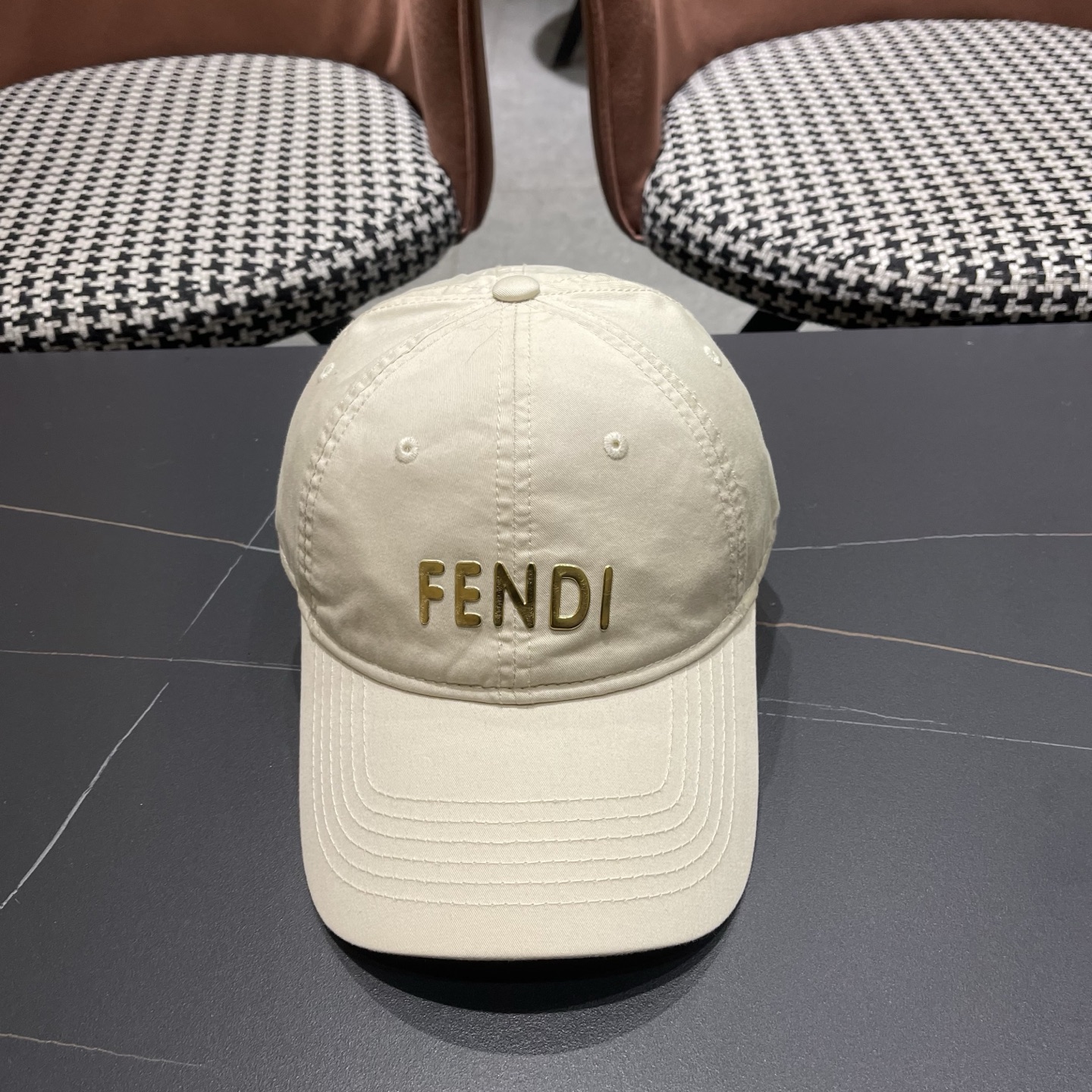 FENDI芬迪 新款棒球帽🧢 气质穿搭单品，质量杠杠[强]