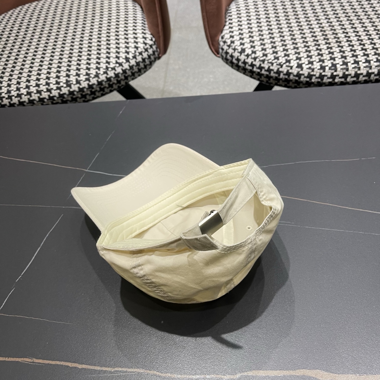 FENDI芬迪 新款棒球帽🧢 气质穿搭单品，质量杠杠[强]