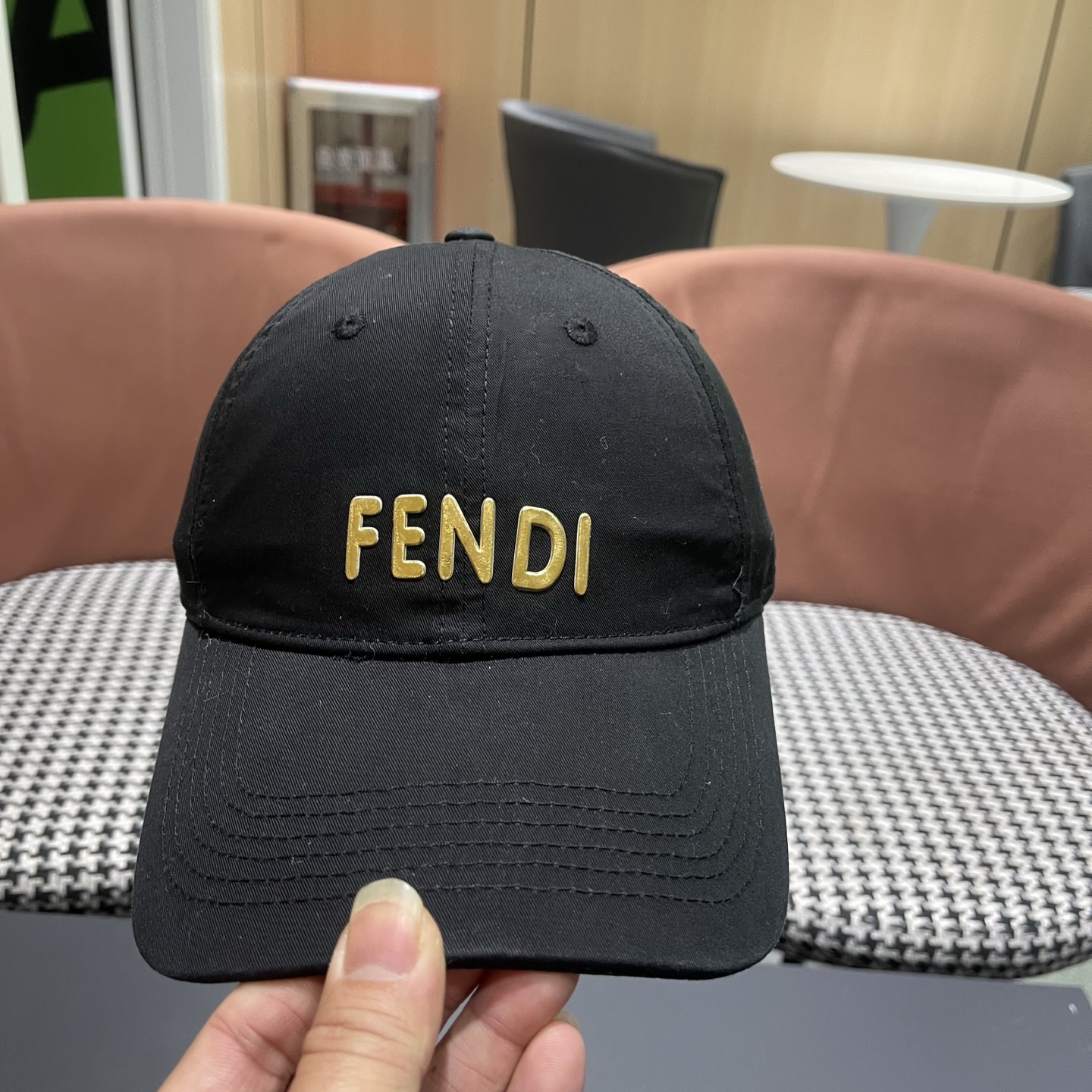 FENDI芬迪 新款棒球帽🧢 气质穿搭单品，质量杠杠[强]