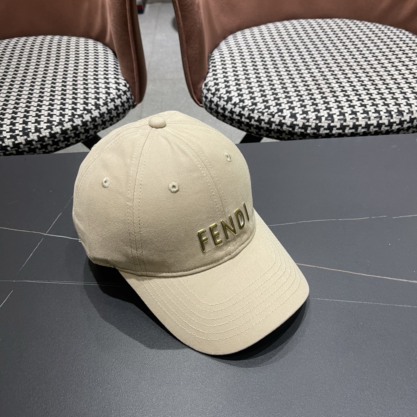 FENDI芬迪 新款棒球帽🧢 气质穿搭单品，质量杠杠[强]